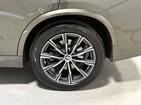 Used 2024 BMW X5 xDrive40i w/ M Sport Package AWD/4WD image 38