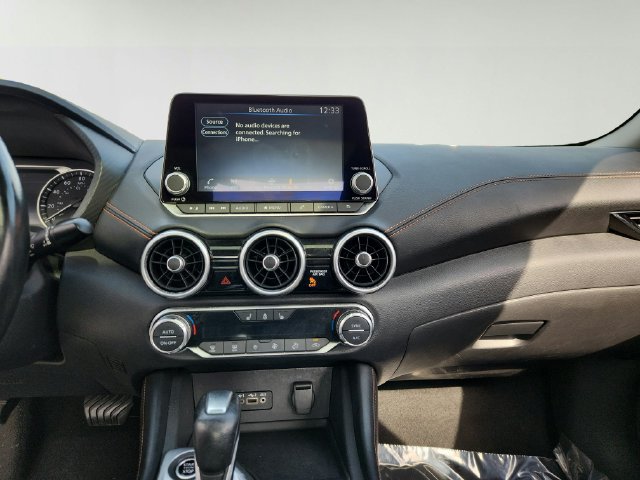 Used 2022 Nissan Sentra SR w/ SR Premium Package FWD image 17