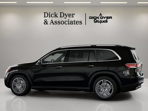 Used 2025 Mercedes-Benz GLS 450 4MATIC image 28