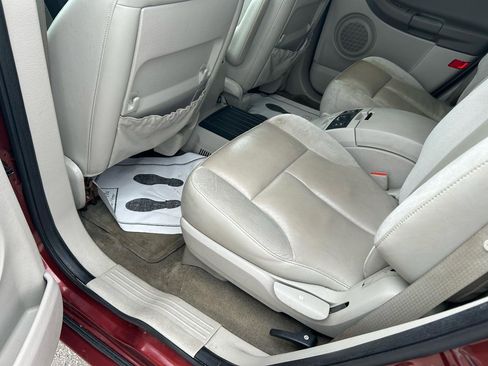 Used 2007 Chrysler Pacifica Limited image 9