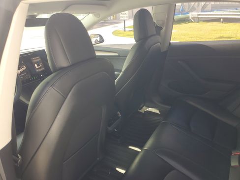 Used 2023 Tesla Model 3 Standard Range RWD image 12