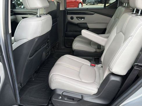 Used 2024 Honda Pilot EX-L image 11