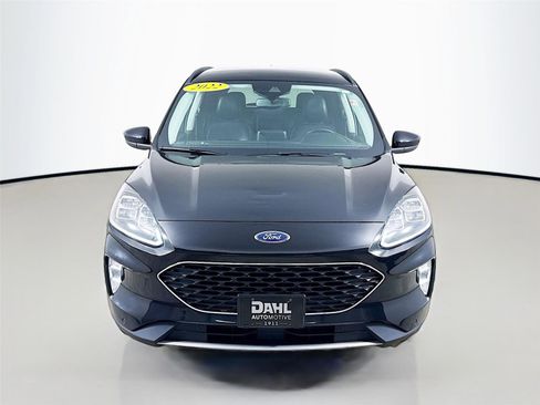 Used 2022 Ford Escape Titanium image 2