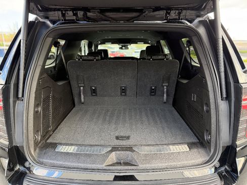 Used 2025 Chevrolet Suburban Z71 AWD/4WD image 20