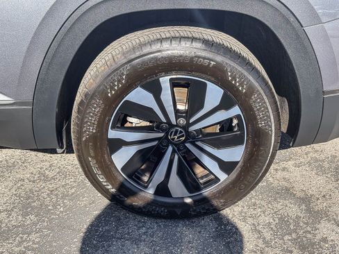 Used 2025 Volkswagen Atlas SE FWD image 12