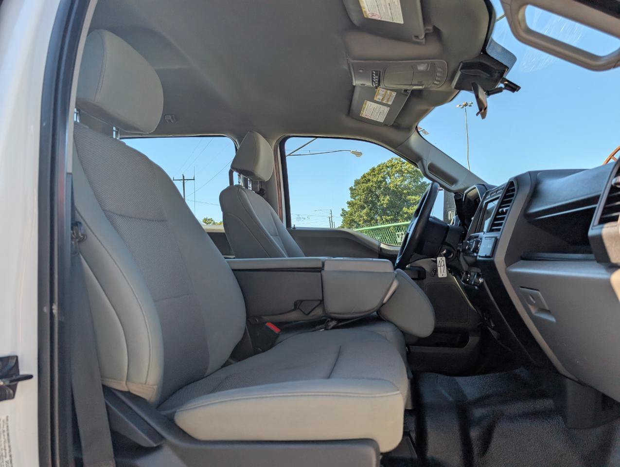 Used 2022 Ford F350 XL w/ Power Equipment Group AWD/4WD image 17