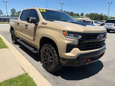 Used 2022 Chevrolet Silverado 1500 LT Trail Boss w/ LT Trail Boss Premium Package AWD/4WD image 4