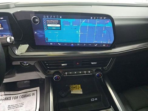 Used 2025 Chevrolet Suburban RST w/ Comfort Package image 15