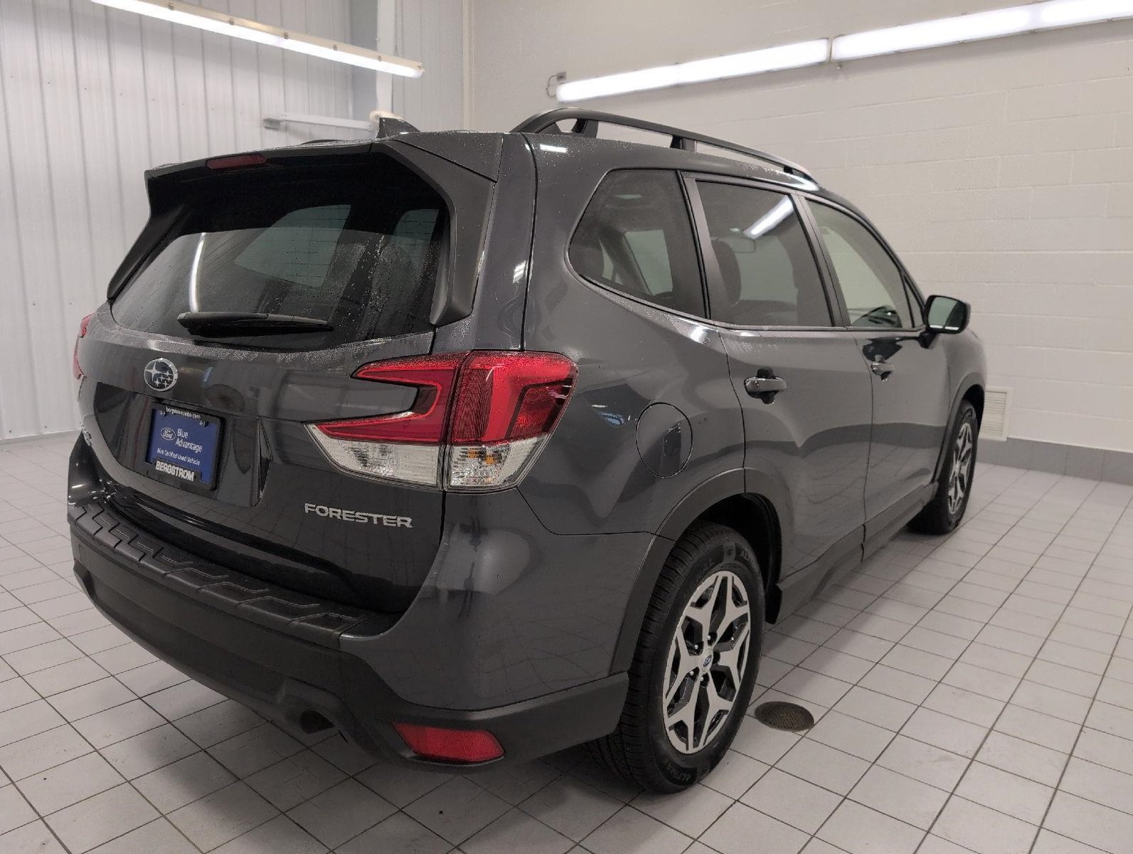 Used 2023 Subaru Forester Premium AWD/4WD image 20