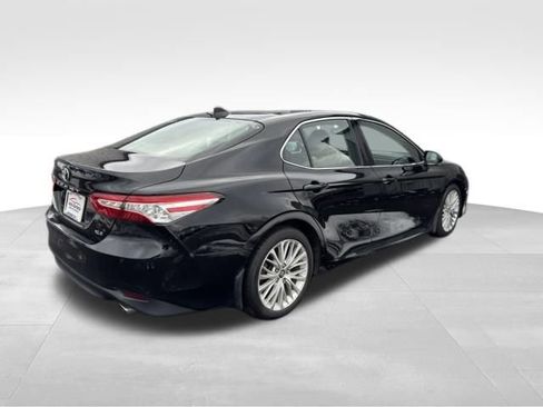 Used 2019 Toyota Camry XLE image 7