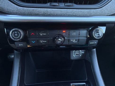 New 2026 Jeep Compass Latitude image 23