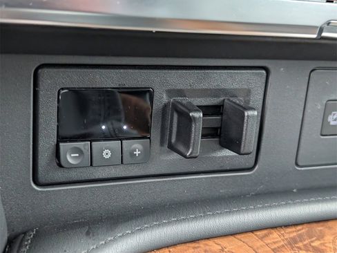 Used 2022 Nissan Armada SL w/ Captain's Chairs Package image 20