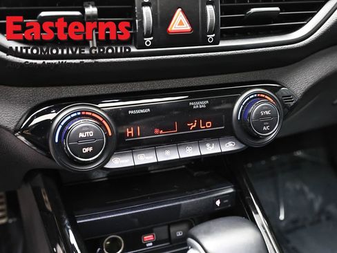 Used 2022 Kia Forte GT-Line w/ GT-Line Premium Package image 20