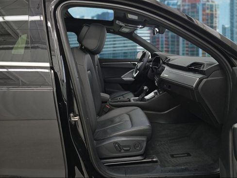 Used 2023 Audi Q3 2.0T Premium w/ Convenience Package image 9