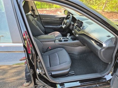 New 2026 Nissan Altima 2.5 SV FWD image 10