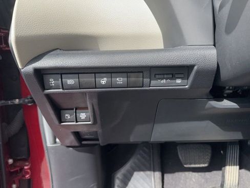 Used 2024 Toyota Sienna Platinum FWD image 14