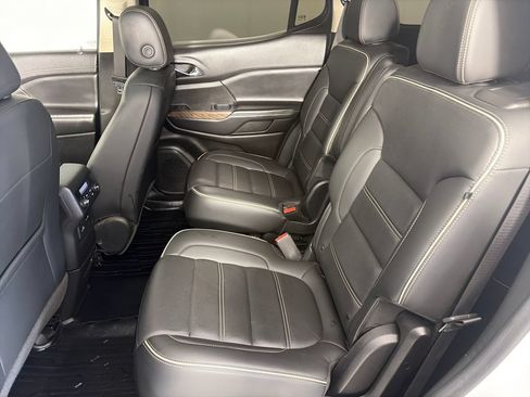 Used 2022 GMC Acadia Denali w/ Denali Ultimate Package AWD/4WD image 13