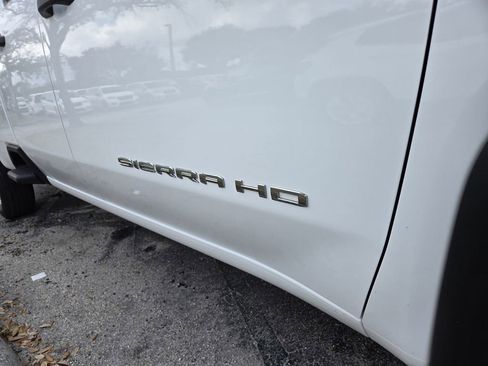 Used 2024 GMC Sierra 2500 Pro w/ Convenience Package image 3