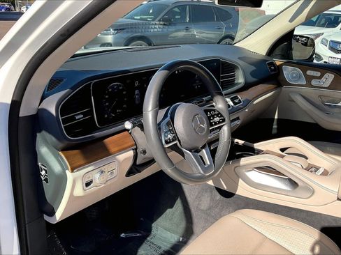 Used 2020 Mercedes-Benz GLE 350 w/ 3rd Row Seat Package image 12