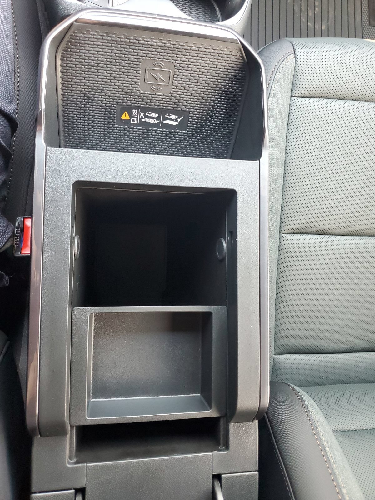 New 2027 GMC Terrain AT4 w/ LPO, Floor Liner Package AWD/4WD image 27