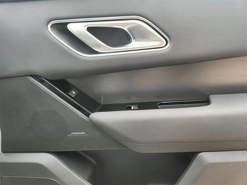 Used 2025 Land Rover Range Rover Velar Dynamic SE image 20