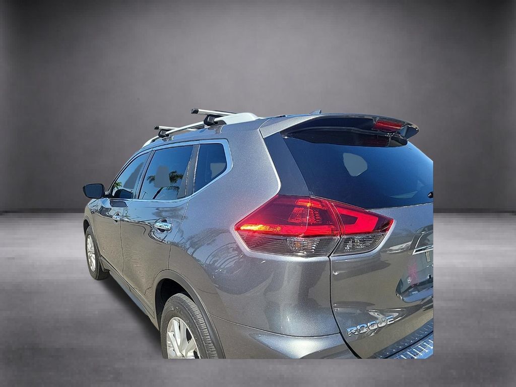 Used 2018 Nissan Rogue SV AWD/4WD image 9