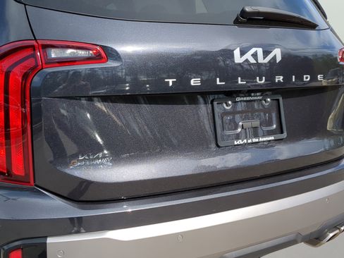 Used 2025 Kia Telluride S FWD image 33