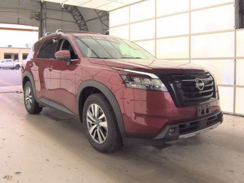 Used 2023 Nissan Pathfinder SL w/ Lighting Package (N92) AWD/4WD image 2
