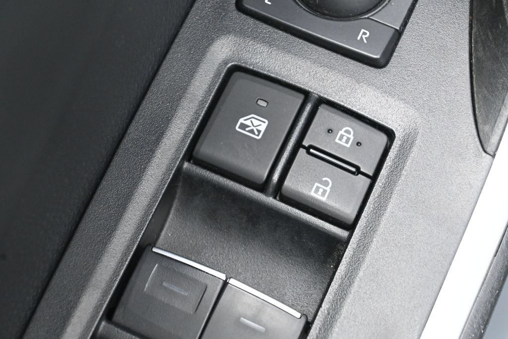 Used 2024 Toyota RAV4 XSE AWD/4WD image 13
