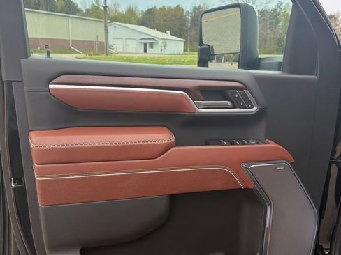 New 2026 GMC Sierra 2500 Denali Ultimate w/ LPO, Black Badging Package AWD/4WD image 12