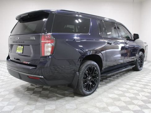 Used 2022 Chevrolet Suburban RST w/ Luxury Package AWD/4WD image 12