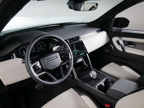 New 2026 Land Rover Discovery Sport Landmark AWD/4WD image 17