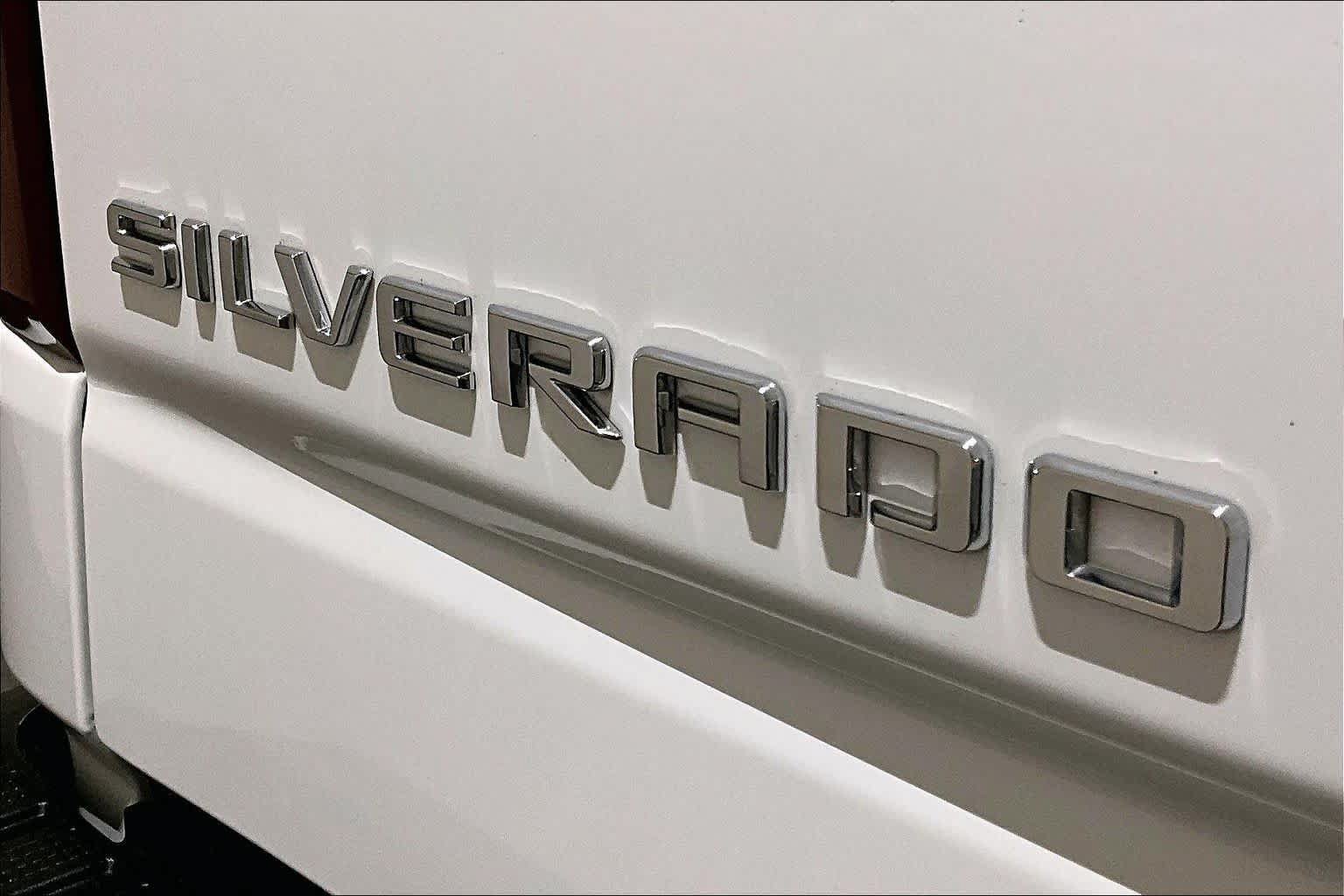 Used 2023 Chevrolet Silverado 1500 LT AWD/4WD image 9