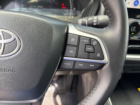 Used 2026 Toyota Grand Highlander AWD image 15