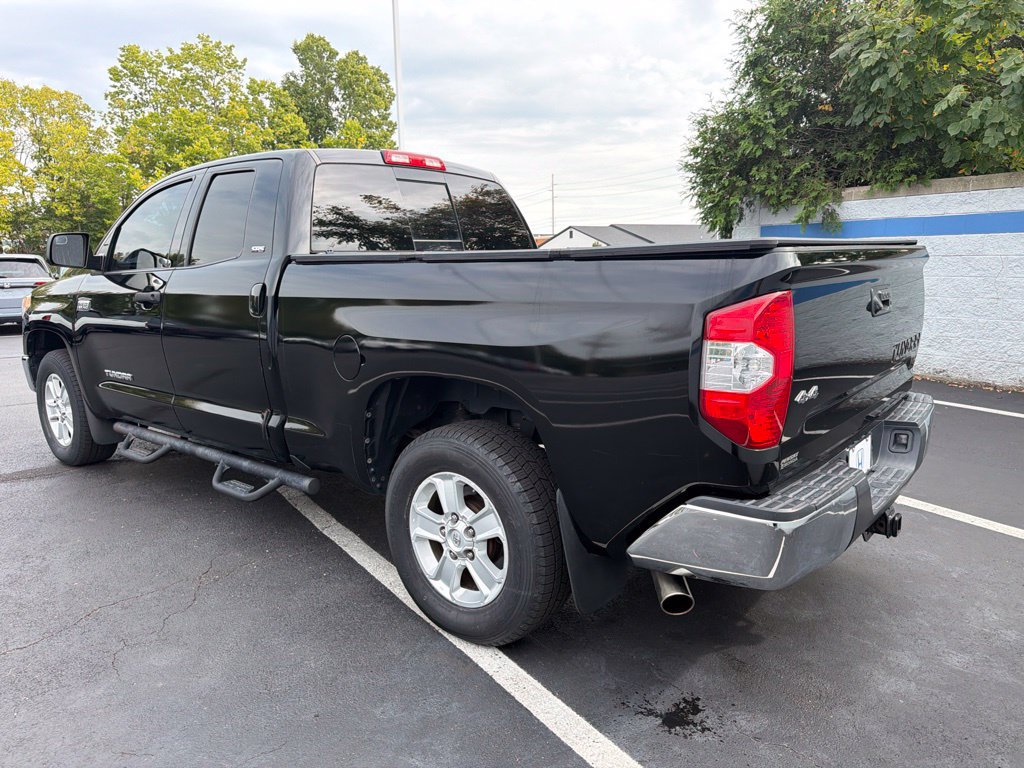 Used 2017 Toyota Tundra SR5 w/ SR5 Upgrade Package AWD/4WD image 3