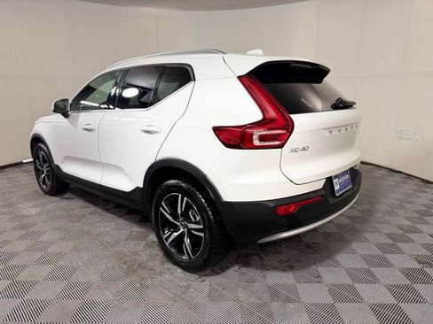 Used 2025 Volvo XC40 B5 Core w/ Protection Package Premier image 4