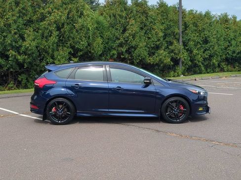 Certified 2017 Ford Focus ST w/ Equipment Group 401A FWD image 2