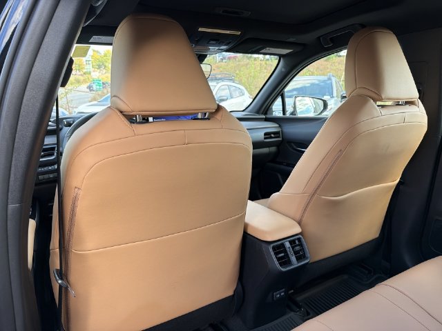 Used 2023 Lexus UX 250h AWD w/ Premium Package image 36