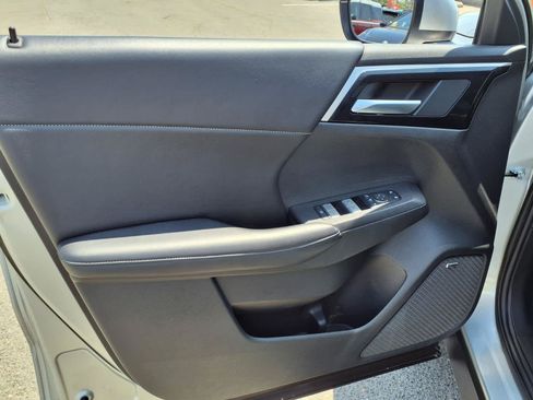 Used 2025 Mitsubishi Outlander SE AWD/4WD image 15
