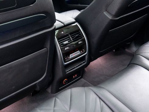 Certified 2024 BMW X7 xDrive40i w/ Climate Comfort Package image 17