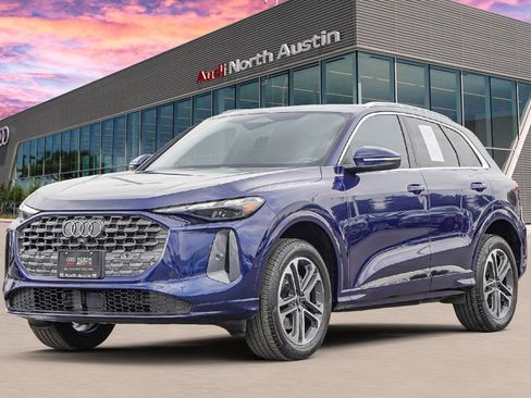 Used 2025 Audi Q5 Premium w/ Convenience Package image 6