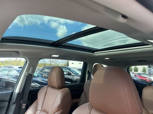 Used 2019 Subaru Ascent Touring AWD/4WD image 16