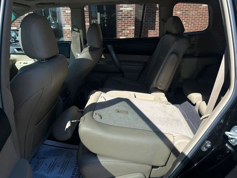 Used 2012 Toyota Highlander SE w/ Tow Pkg AWD/4WD image 22