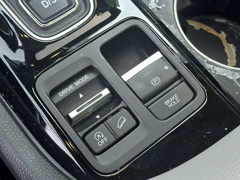 Used 2025 Honda Pilot Elite image 29