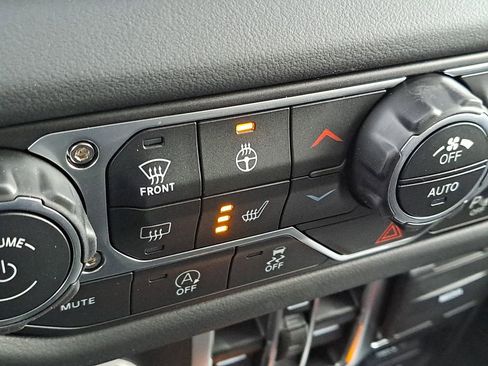 New 2026 Jeep Gladiator Sport image 9