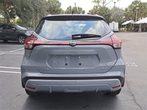 Used 2024 Nissan Kicks SV image 5