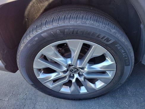 Used 2022 Toyota RAV4 XLE Premium AWD/4WD image 12