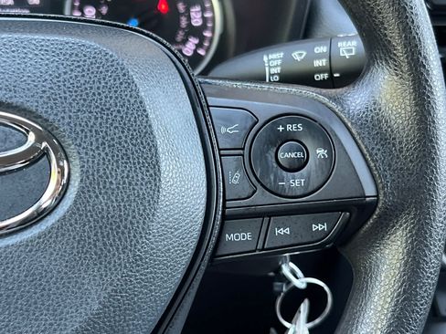 Certified 2022 Toyota RAV4 LE AWD/4WD image 26