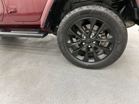 Used 2021 Jeep Wrangler Unlimited Sahara w/ Cold Weather Group AWD/4WD image 5