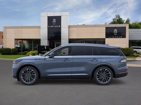 New 2026 Lincoln Aviator Reserve image 3